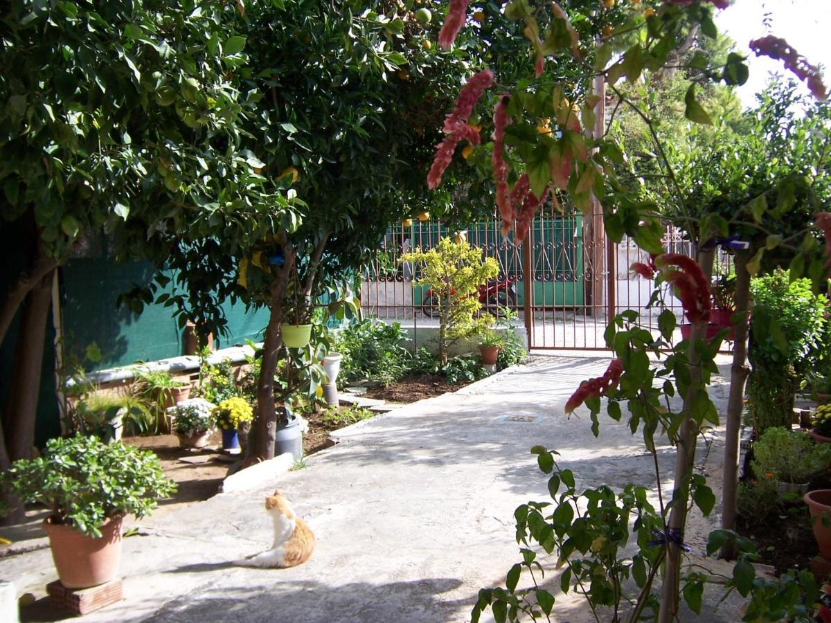 Maria'S Haus In Artemida Apartment ภายนอก รูปภาพ