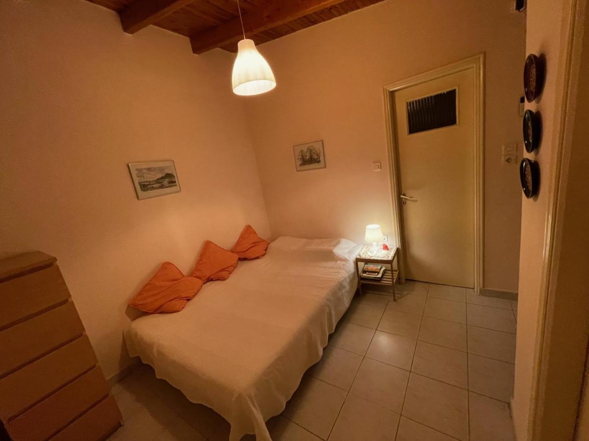 Maria'S Haus In Artemida Apartment ภายนอก รูปภาพ