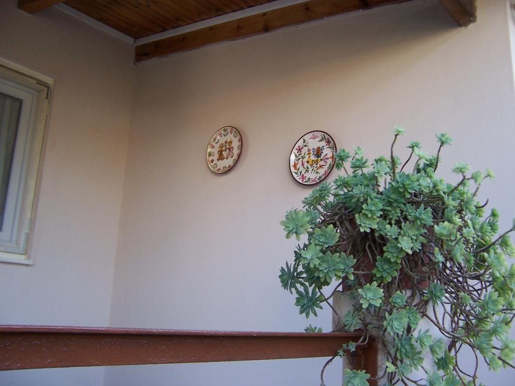 Maria'S Haus In Artemida Apartment ภายนอก รูปภาพ