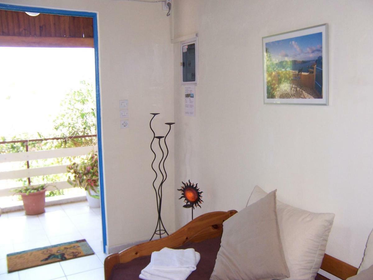 Maria'S Haus In Artemida Apartment ภายนอก รูปภาพ