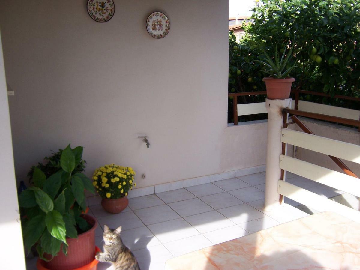 Maria'S Haus In Artemida Apartment ภายนอก รูปภาพ